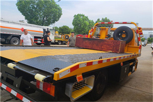 吐鲁番附近拖车电话号码服务